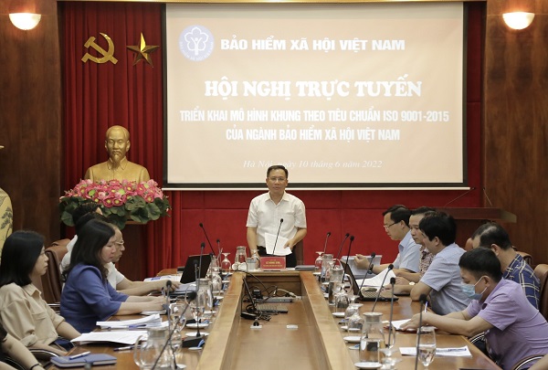 Phó Tổng Giám đốc Bảo hiểm xã hội Việt Nam Lê Hùng Sơn phát biểu tại Hội nghị