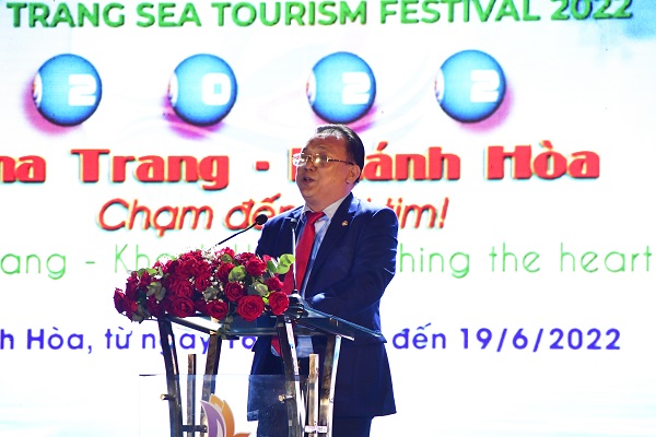 Ông Lê Hữu Hoàng- P. Chủ tịch thường trực UBND tỉnh Khánh Hòa phát biểu khai mạc Liên hoan Du lịch Biển Nha Trang 2022