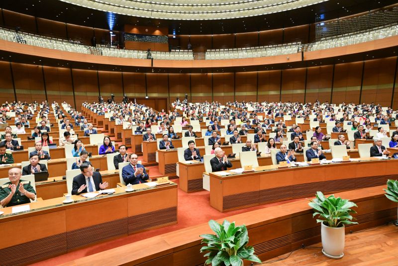 Lãnh đạo Đảng, Nhà nước, nguyên lãnh đạo Đảng, Nhà nước cùng các đại biểu Quốc hội tại phiên bế mạc Kỳ họp thứ 3, Quốc hội khóa XV. Ảnh Quochoi.vn