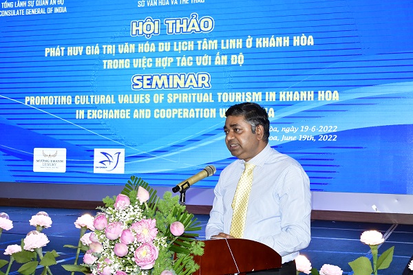 Ông Madan Mohan Sethi- Tổng lãnh sự Ấn Độ tại Tp. Hồ Chí Minh phát biểu: “ Về giao lưu văn hóa Ấn Độ- Khánh Hòa”