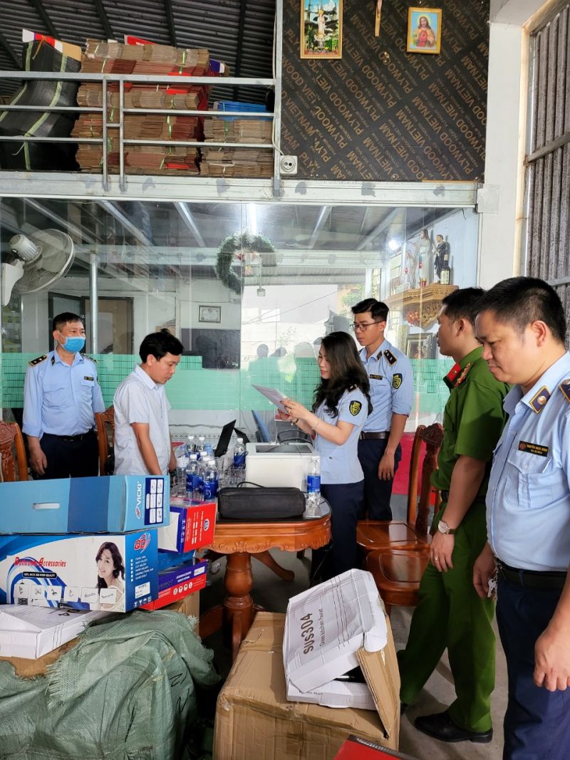 Đội Quản lý thị trường số 1 thuộc Cục Quản lý thị trường tỉnh Nam Định đã phát hiện số lượng lớn phụ kiện thiết bị nhà vệ sinh, nhà bếp các loại không có hoá đơn, chứng từ