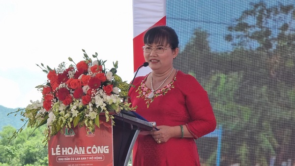 Bà Nguyễn Nam Phương, Chủ tịch Hội đồng thành viên Công ty TNHH Lan Anh phát biểu tại buổi lễ