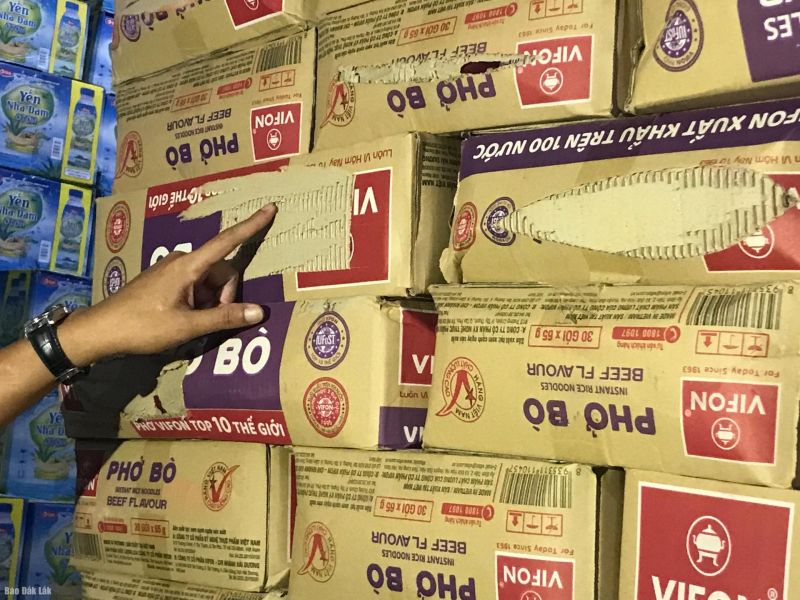 Phát hiện gần 1.000 thùng phở bò có dấu hiệu gian lận thương mại