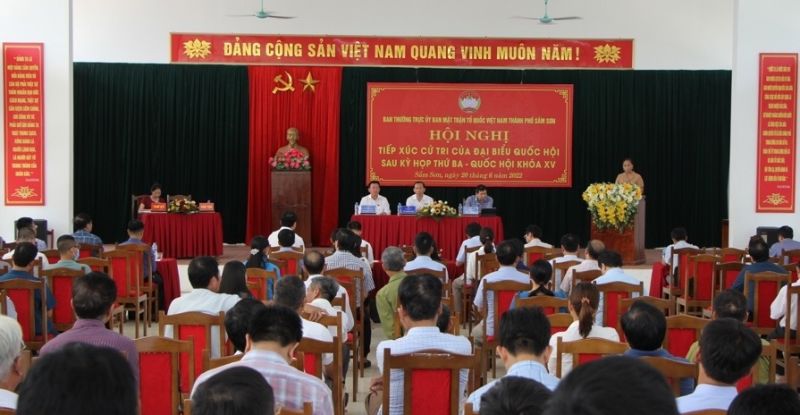 Đoàn ĐBQH tỉnh Thanh Hóa tiếp xúc cử tri huyện Hoằng Hoá và TP. Sầm Sơn