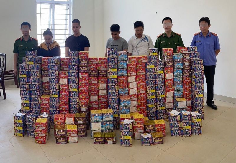 Nghệ An bắt giữ 04 đối tượng buôn bán trái phép gần 05 tạ pháo nổ