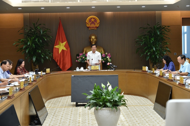 Phó Thủ tướng Chính phủ Lê Minh Khái: Bộ Công Thương chủ động điều hành để đảm bảo nguồn cung xăng dầu trong nước không bị gián đoạn trên cơ sở đánh giá khả năng cung cấp từ nguồn sản xuất trong nước và nguồn nhập khẩu. Ảnh chinhphu.vn