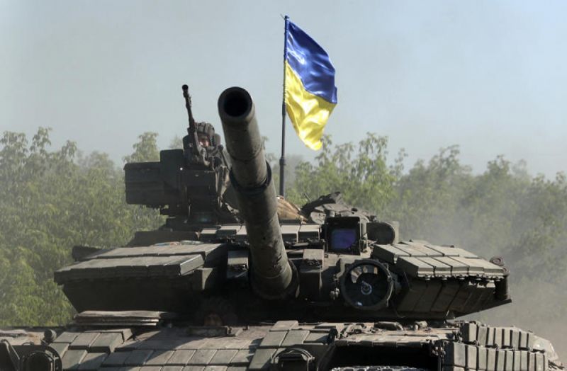 Xe tăng Ukraine ở Donbass ngày 21/06. Ảnh Getty