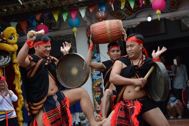 Trong vài năm gần đây, ngành văn hóa Quảng Ngãi và huyện Trà Bồng, đã đem nét đẹp văn hóa này, đi biều diễn khắp nơi trong và ngoài nước được đông đảo người xem động viên cổ vũ