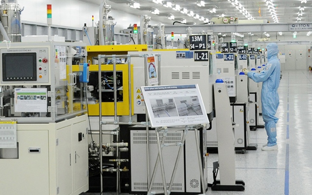Dây chuyền sản xuất thiết bị điện tử của Samsung tại Việt Nam. Ảnh Báo Nhân dân