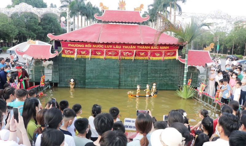 Màn trình diễn Rối nước của làng nghề Rối nước Đồng Ngư, huyện Thuận Thành.