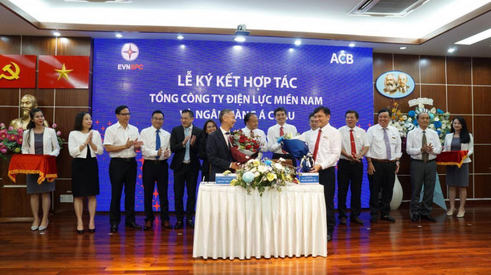 Tổng công ty Điện lực miền Nam (EVNSPC) và Ngân hàng TMCP Á Châu (ACB) vừa ký kết thỏa thuận hợp tác