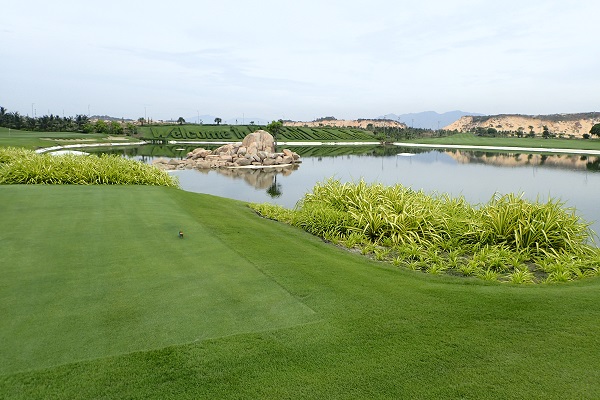 Một góc sân Golf KN Paradise, một trong những sân Golf đẹp và hiện đại nhất tại Việt Nam