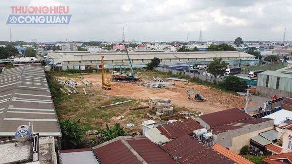 Dự án Chung cư An Phú mặc dù vẫn là bãi đất trống, tuy nhiên chủ đầu tư và các đơn vị phân phối đã nhận đặt cọc, giữ chỗ cho hàng trăm khách hàng thông qua phiếu yêu cầu tư vấn.