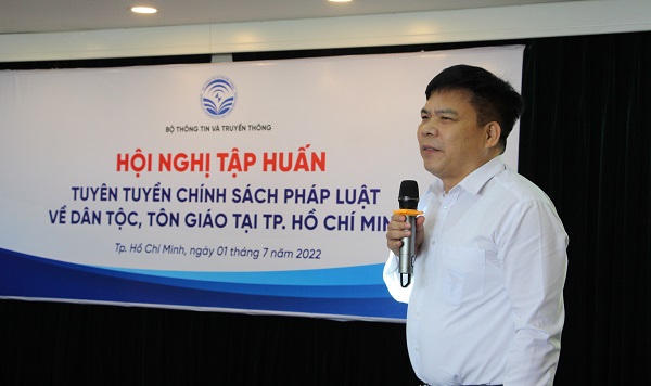 Ông Đinh Xuân Thắng, Phó Vụ trưởng Vụ tuyên truyền, Ủy ban Dân tộc trình bày về 
