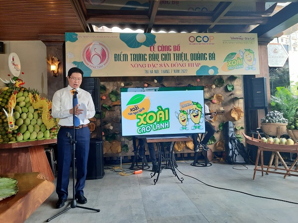 Ông Huỳnh Minh Tuấn- Phó Chủ tịch UBND tỉnh Đồng Tháp phát biểu tại buổi lễ công bố điểm trưng bày, giới thiệu, quảng bá nông sản Đồng Tháp tại Hà Nội