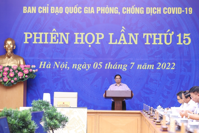 Thủ tướng Phạm Minh Chính, Trưởng Ban Chỉ đạo quốc gia phòng chống dịch Covid-19, chủ trì phiên họp lần thứ 15 của Ban Chỉ đạo. Ảnh VGP/Nhật Bắc