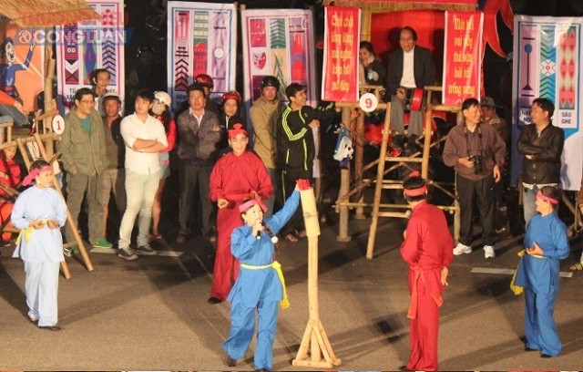 Bình Định là một trong những “cái nôi” của nghệ thuật Bài Chòi. Trong ảnh: Một góc Lễ hội Bài chòi tổ chức tại TP Quy Nhơn. Bình Định là một trong những “cái nôi” của nghệ thuật Bài Chòi. Trong ảnh: Một góc Lễ hội Bài chòi tổ chức tại TP Quy Nhơn.