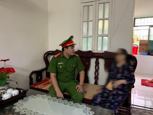 Giả danh Công an để lừa đảo chiếm đoạt 1,2 tỉ đồng của bà cụ 82 tuổi