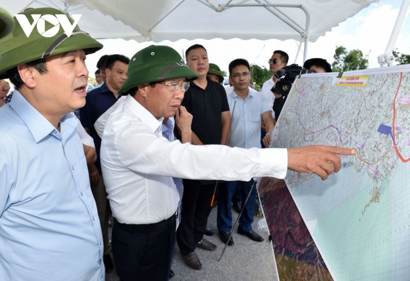 Phó Thủ tướng Lê Văn Thành kiểm tra thực tế tuyến cao tốc Ninh Bình-Hải Phòng