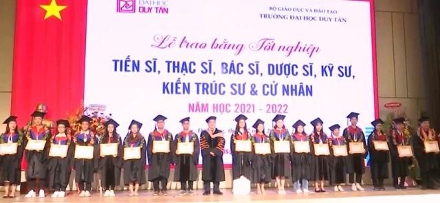 Đại học Duy Tân có 2.692 tân bác sĩ, dược sĩ, kỹ sư, kiến trúc sư và cử nhân được trao bằng Đại học Duy Tân có 2.692 tân bác sĩ, dược sĩ, kỹ sư, kiến trúc sư và cử nhân được trao bằng