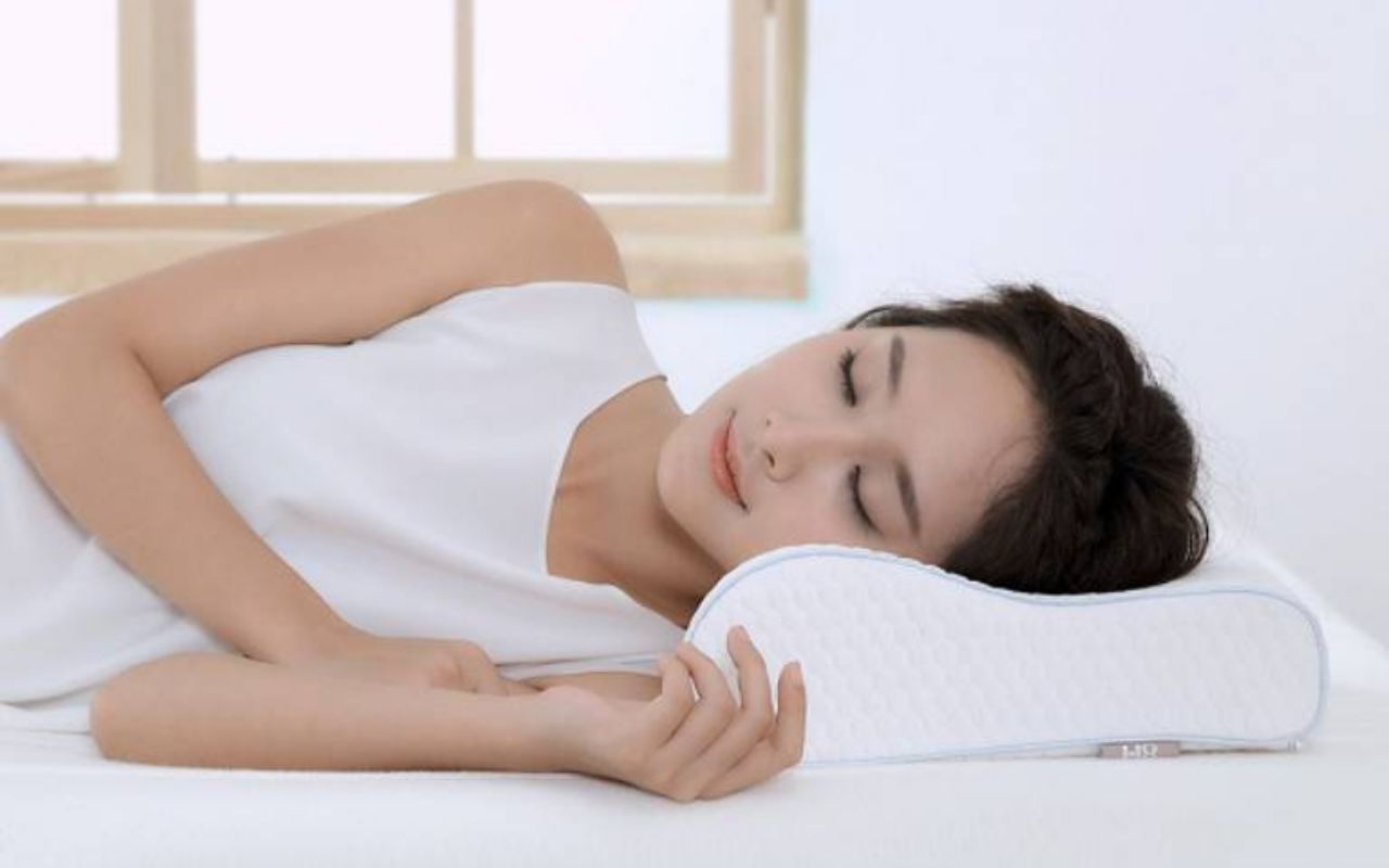 Ngủ đúng tư thế sẽ giúp người bệnh giảm đau nhức vai gáy hiệu quả