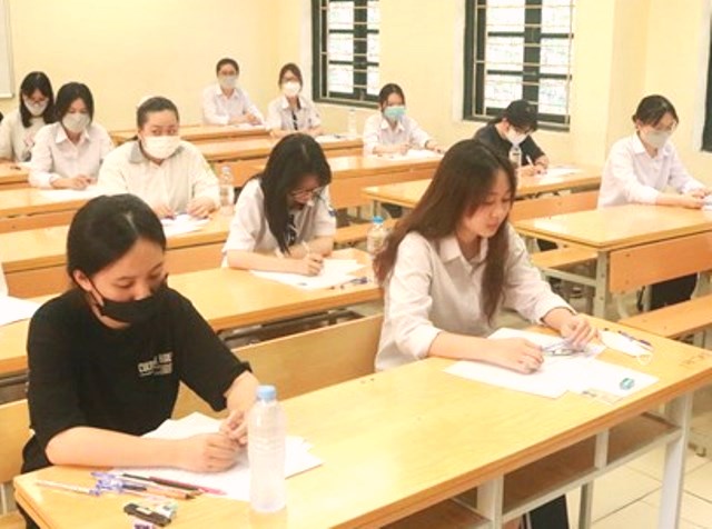 Một thí sinh làm lộ đề thi Toán tốt nghiệp THPT, đăng lên mạng nhờ giải hộ