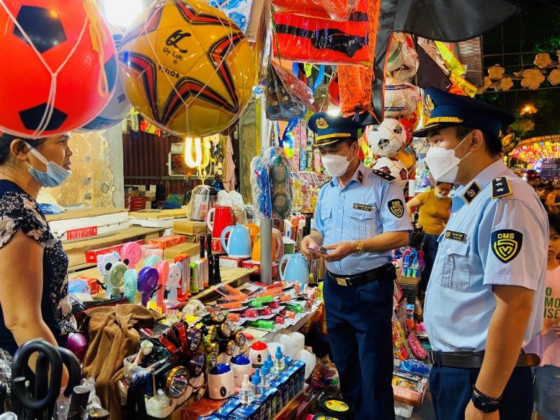 Lực lượng QLTT Lạng Sơn tăng cường kiểm soát thị trường hàng hóa