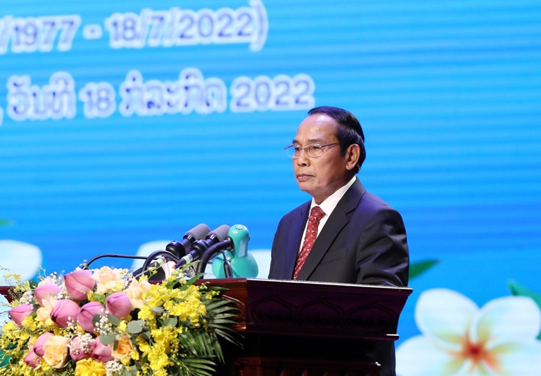 Ủy viên Bộ Chính trị, Thường trực Ban Bí thư Trung ương Đảng Nhân dân cách mạng Lào, Phó Chủ tịch nước CHDCND Lào Bounthong Chitmany phát biểu tại buổi lễ