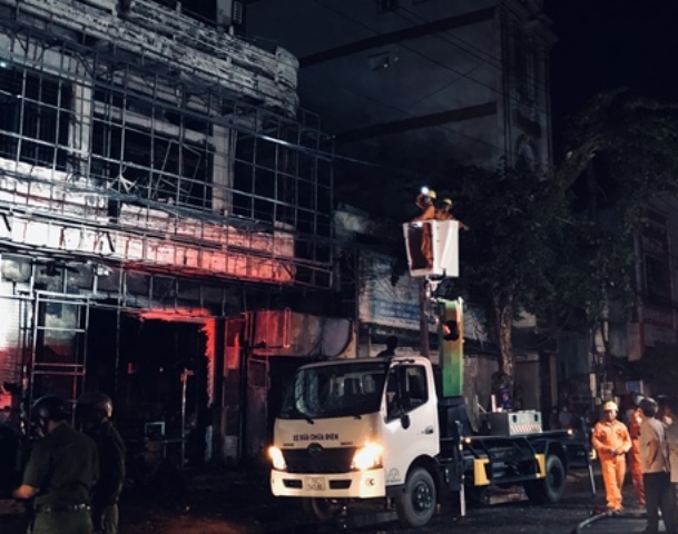 Lực lượng phòng cháy chữa cháy đã nhanh chóng dập tắt vụ cháy Lực lượng phòng cháy chữa cháy đã nhanh chóng dập tắt vụ cháy