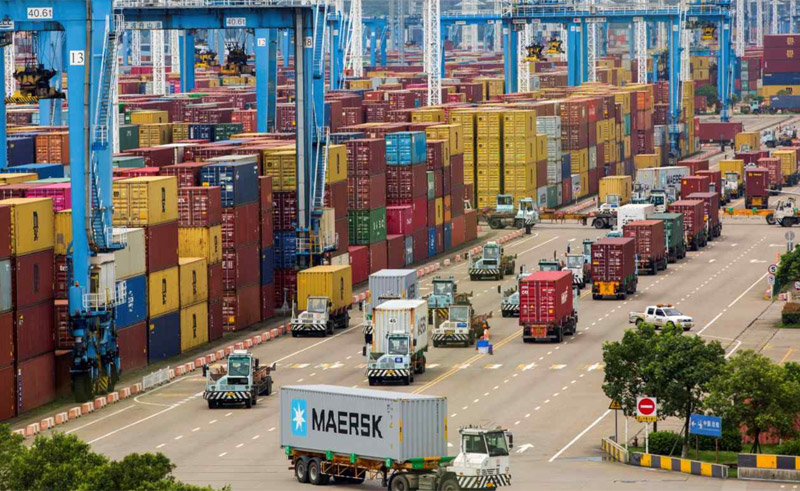 Nhà ga container tại một cảng ở tỉnh Chiết Giang, Trung Quốc. Ảnh Reuters