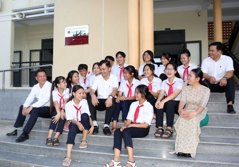 Công trình Trường THCS Nguyễn Đức An có tổng vốn đầu tư 14,7 tỷ đồng, trong đó 4,7 tỷ đồng từ nguồn ngân sách của thị xã Điện Bàn và 10 tỷ đồng từ nguồn tài trợ an sinh xã hội của Agribank