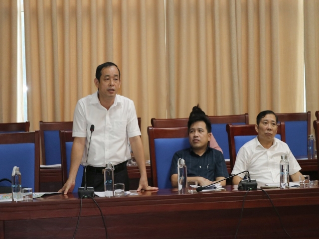 Chủ tịch UBND huyện Đô Lương Nguyễn Tất Hiệp kiến nghị các phương án điều chỉnh hướng tuyến.