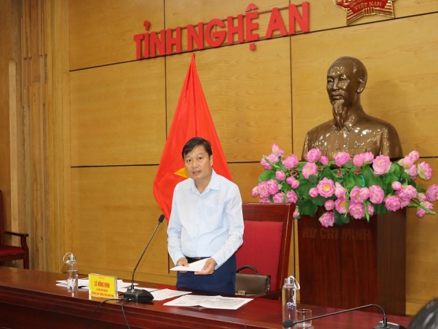 Phó Chủ tịch Thường trực UBND tỉnh Lê Hồng Vinh kết luận cuộc làm việc