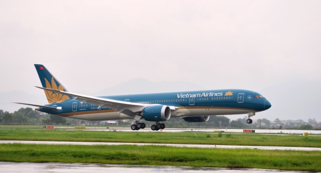 Một máy bay của Vietnam Airlines cất cánh tại cảng hàng không quốc tế Đà Nẵng (ảnh minh họa)