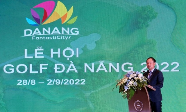 Ông Nguyễn Xuân Bình, Phó Giám đốc Sở Du lịch giới thiệu các hoạt động chính trong Lễ hội du lịch Golf Đà Nẵng 2022