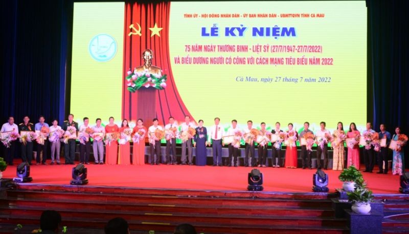 Cà Mau biểu dương người có công với cách mạng tiêu biểu năm 2022