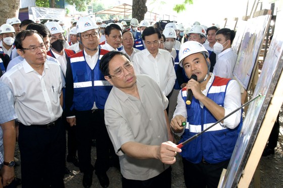 Thủ tướng Phạm Minh Chính khảo sát tuyến Metro Bến Thành – Suối Tiên