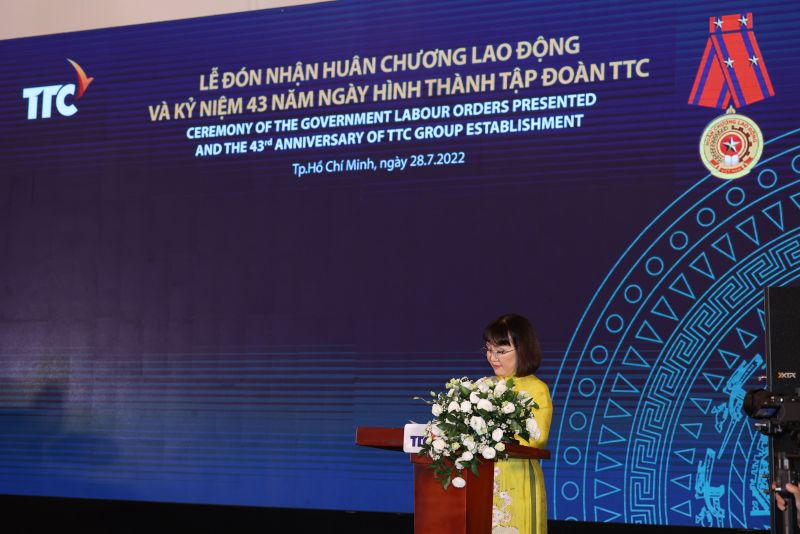 Bà Huỳnh Bích Ngọc - Phó Chủ tịch Thường trực, Tổng Giám đốc Tập đoàn TTC cam kết trên chặng đường sắp tới sẽ tiếp tục đảm bảo phát triển bền vững, hài hòa giữa chiến lược kinh doanh và trách nhiệm xã hội