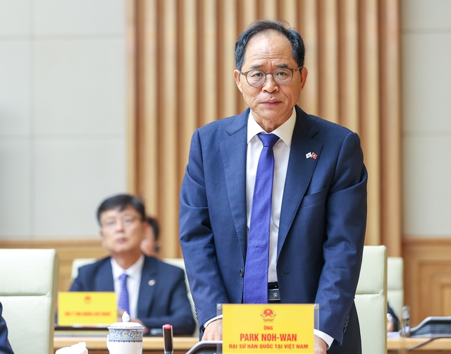 Đại sứ Hàn Quốc tại Việt Nam Park Noh-wan bày tỏ cảm ơn Thủ tướng Phạm Minh Chính đã dành nhiều thời gian gặp gỡ, đối thoại với các doanh nghiệp Hàn Quốc. Ảnh VGP/Nhật Bắc