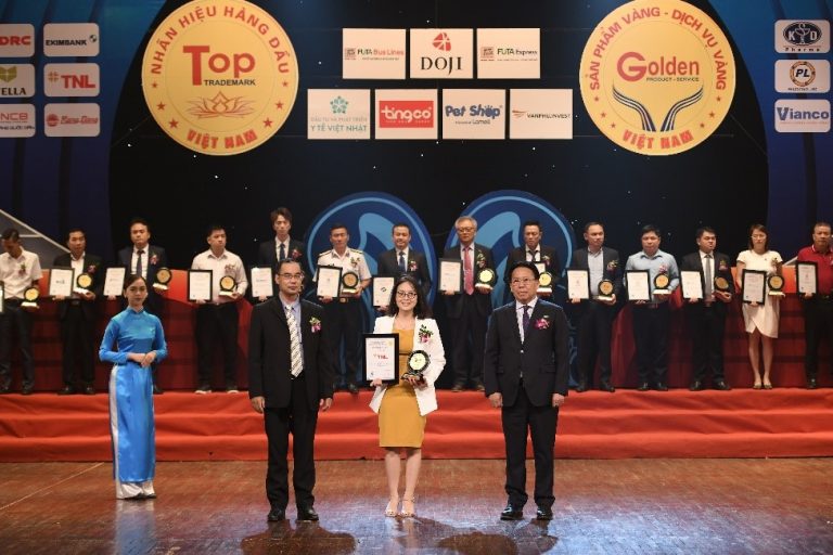 TNL cùng các doanh nghiệp tiêu biểu đón nhận chứng nhận Top 50 Nhãn hiệu hàng đầu Việt Nam.