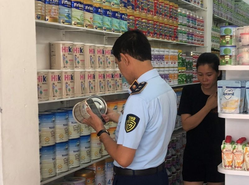 Cửa hàng Shop Khang Baby bị phạt 12 triệu đồng vì kinh doanh sữa bột trẻ em nhập lậu