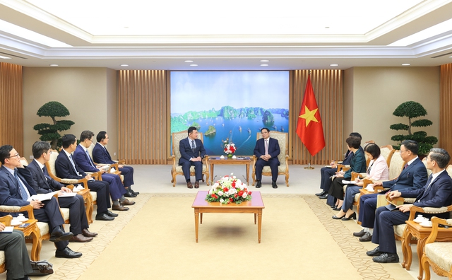 Chính phủ Việt Nam cam kết tạo mọi điều kiện thuận lợi, cải thiện môi trường đầu tư cho các nhà đầu tư nước ngoài nói chung và Samsung nói riêng. Ảnh VGP/Nhật Bắc
