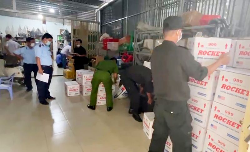 Phát hiện khoảng 23.000 lít dầu nhớt có dấu hiệu giả các thương hiệu nổi tiếng
