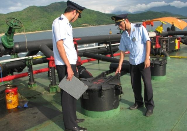 Tiến hành thu thuế xăng dầu tạm nhập, tạm dừng làm thủ tục đối với kho không đủ điều kiện từ ngày 10/08