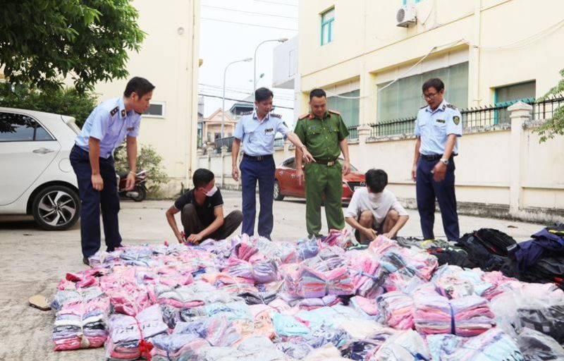 Vĩnh Phúc: Tiêu huỷ 11.521 sản phẩm giả nhãn hiệu nổi tiếng