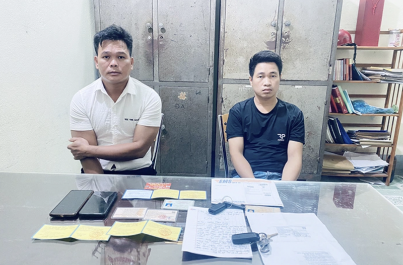 Phát hiện đường dây mua giấy đăng ký xe giả trên mạng rồi nhận gửi bằng bưu phẩm tại Lạng Sơn