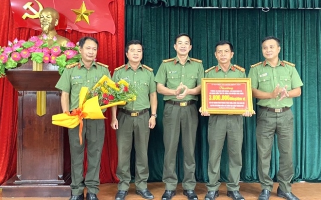 UBND TP Đà Nẵng khen thưởng các lực lượng phá án.