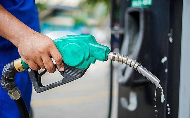 Giá dầu quay đầu, giảm thêm 2%