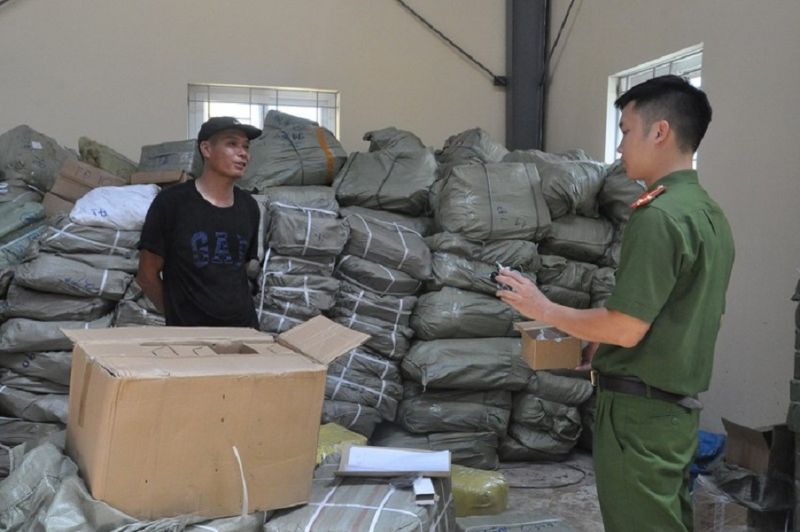 Công an Hải Dương thu giữ 20 tấn hàng hóa không rõ nguồn gốc xuất xứ