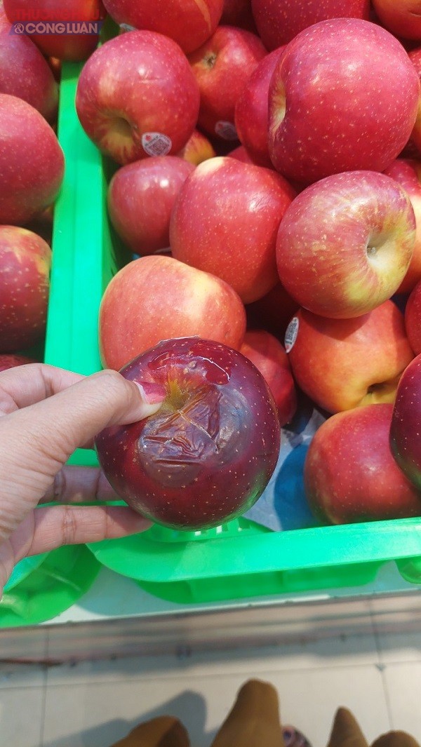 Hình ảnh táo tại siêu thị Co.opmart Hải Phòng do người tiêu dùng cung cấp